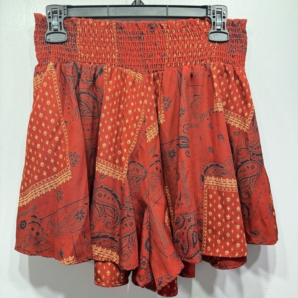 BUCKETLIST Shorts Rust Red Paisley Floral Patchwork Print Flowy Pleated Pockets - Picture 2 of 13
